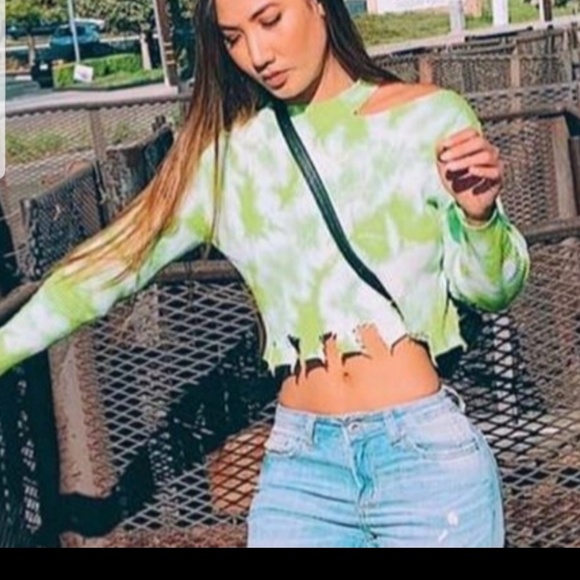 💚Lime Colored Distress Sweater💚 - Picture 3 of 3